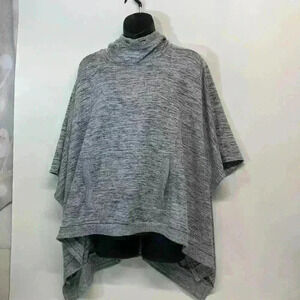 Athleta size small kangaroo pocket missing her drawstring very good condition